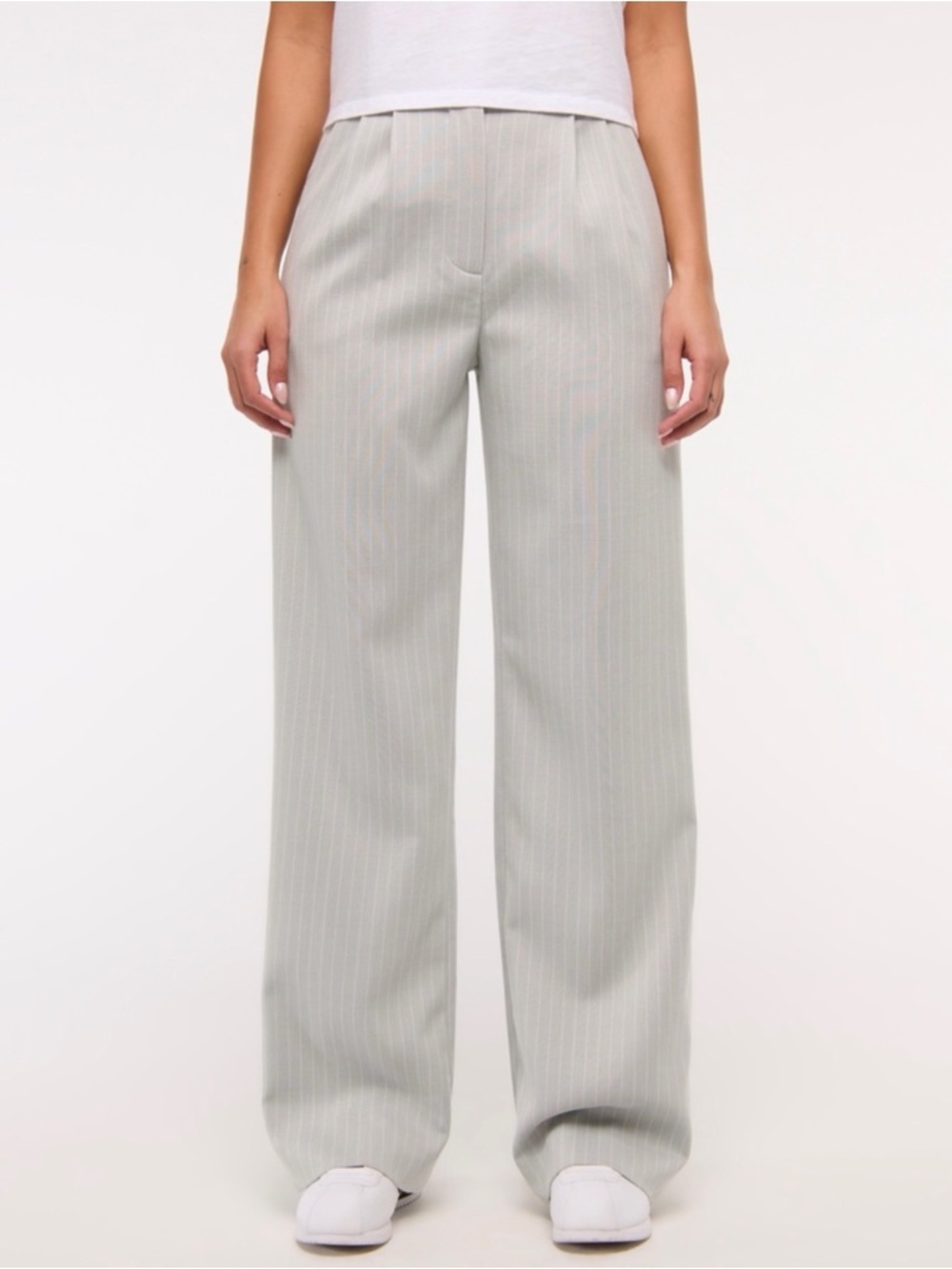 Abercrombie Curve Love Sloane Tailored Wide Leg Pant in Light Gray Pinstripe - Picture 3 of 5